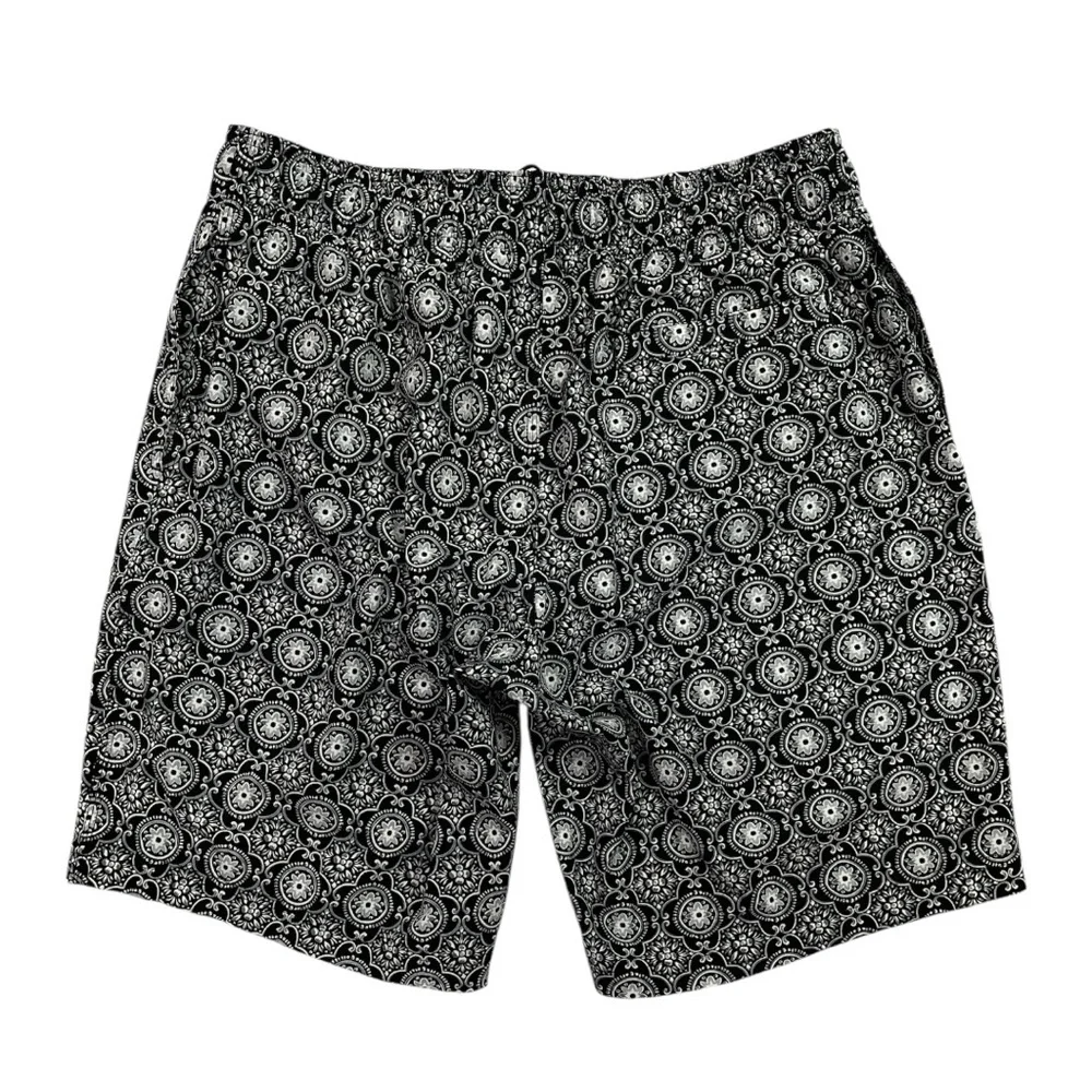 Coolibar Mens Island Swim Trunks size Medium in Black/Grey Printed
